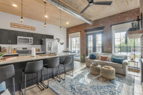 Historic Condo in Heart of Downtown Sevierville condo